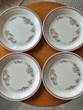 Corelle Abundance Fruit Cream Salad Plates (Set of 4)